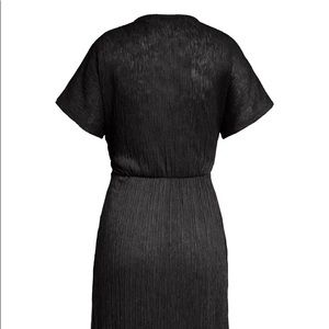 phoebe v neck midi dress